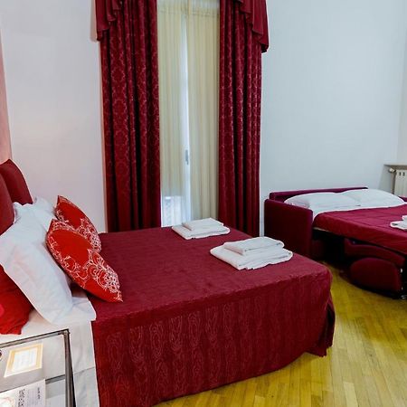 La Locandiera B&B Firenze Bagian luar foto