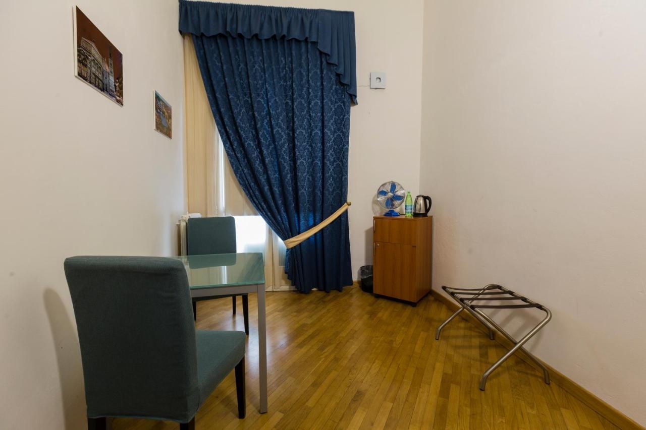 La Locandiera B&B Firenze Bagian luar foto
