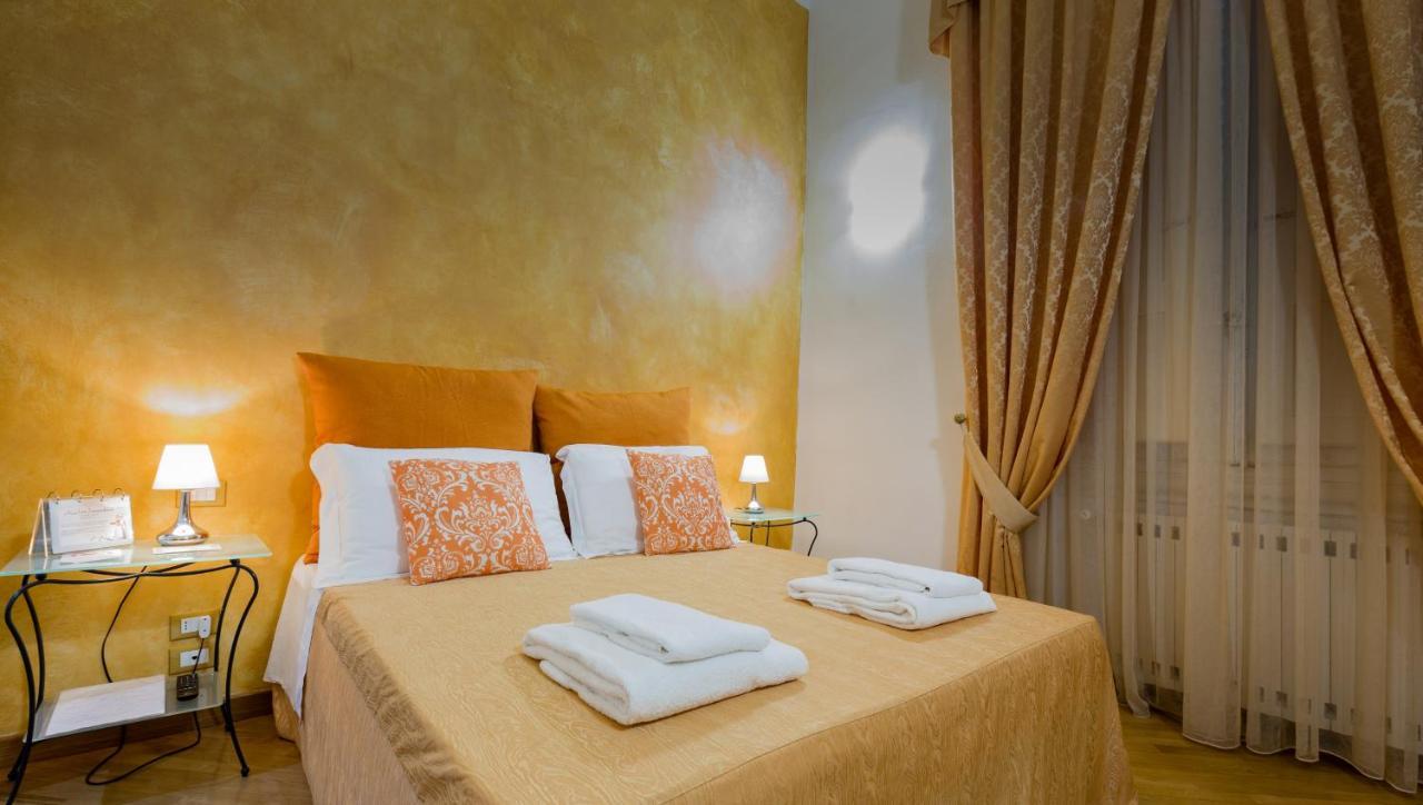 La Locandiera B&B Firenze Bagian luar foto