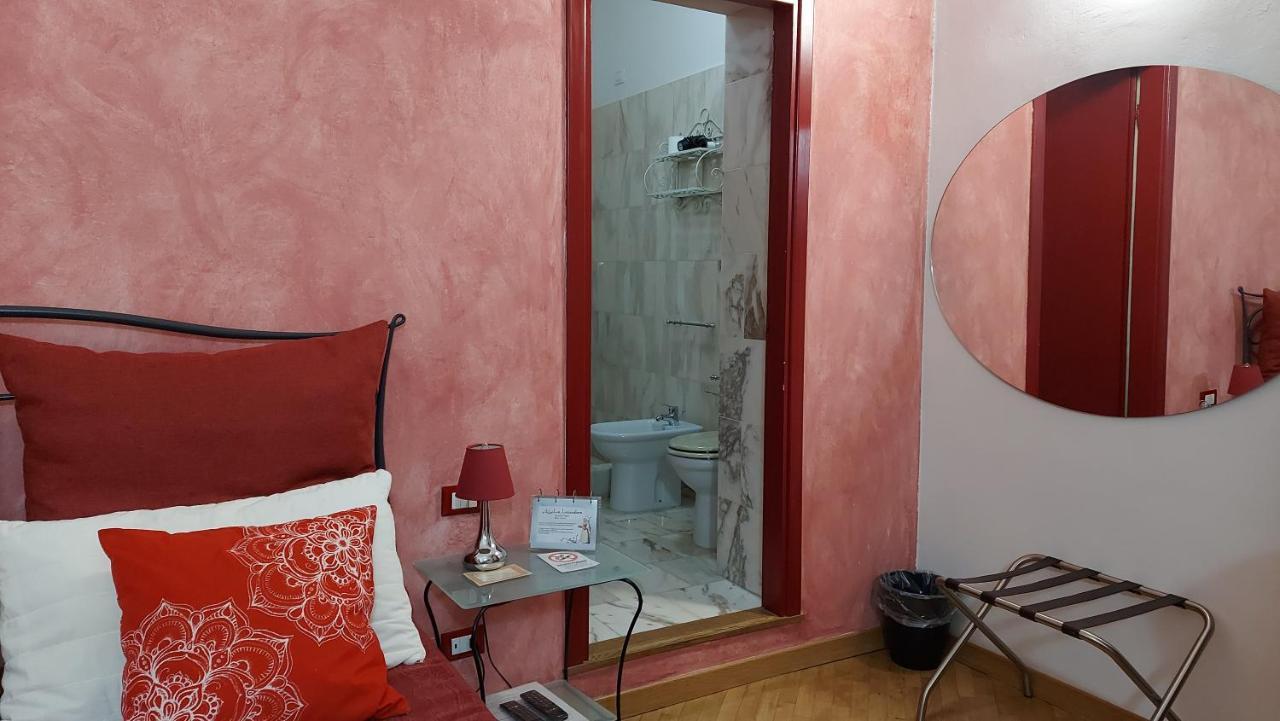 La Locandiera B&B Firenze Bagian luar foto