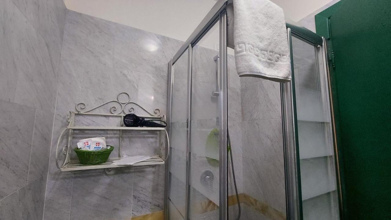 La Locandiera B&B Firenze Bagian luar foto