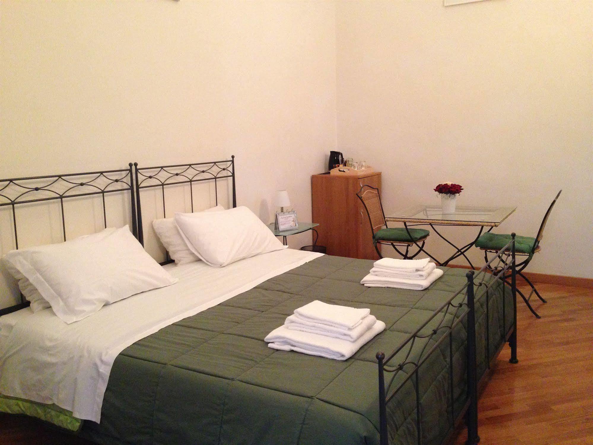 La Locandiera B&B Firenze Bagian luar foto